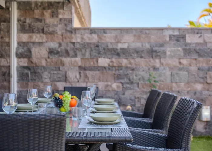 Playa Del Duque, By Paramount Holidays * Costa Adeje (Tenerife)