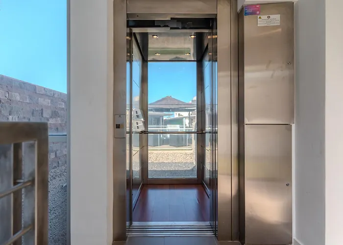 Playa Del Duque, By Paramount Holidays 빌라