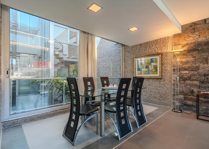 빌라 Playa Del Duque, By Paramount Holidays 아데제