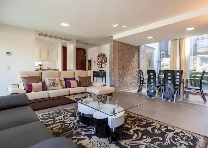 Playa Del Duque, By Paramount Holidays * Costa Adeje (Tenerife)