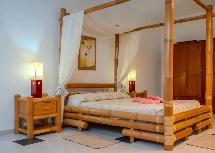 Playa Del Duque, By Paramount Holidays 빌라