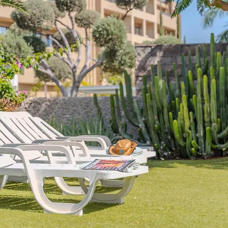 Playa Del Duque, By Paramount Holidays * Costa Adeje (Tenerife)