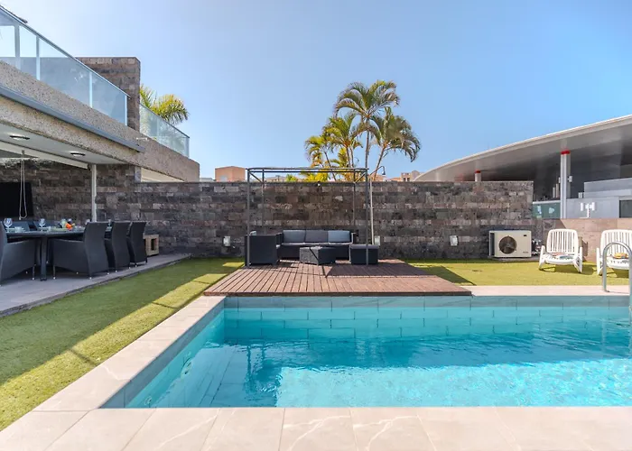 فيلة Playa Del Duque, By Paramount Holidays