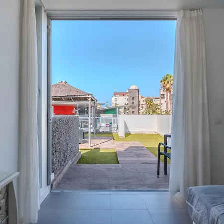 빌라 Playa Del Duque, By Paramount Holidays 아데제
