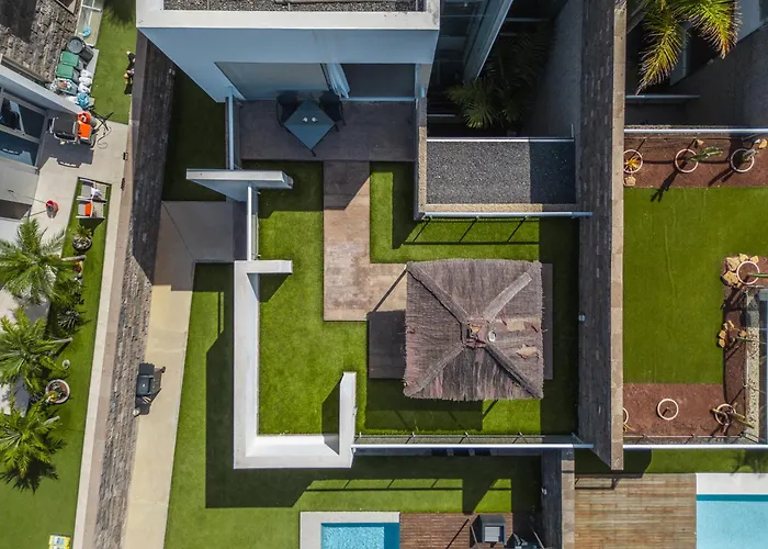 Playa Del Duque, By Paramount Holidays * Costa Adeje (Tenerife)